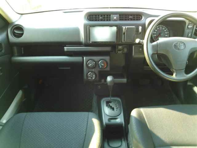 TOYOTA PROBOX 2022