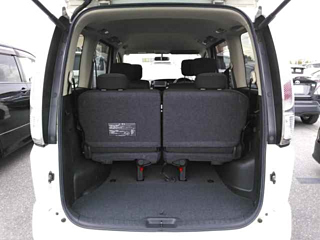 NISSAN SERENA 2010