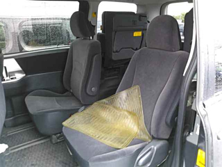 TOYOTA NOAH 2011