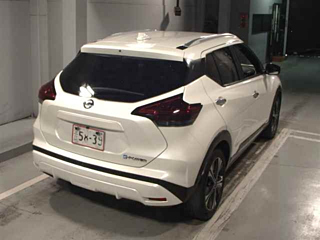 NISSAN KIX 2020