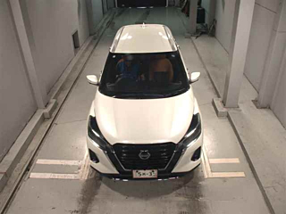 NISSAN KIX 2020
