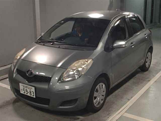 TOYOTA VITZ 2010