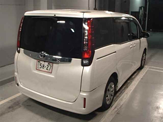 TOYOTA NOAH 2014