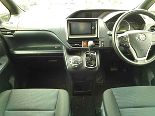 TOYOTA NOAH 2014