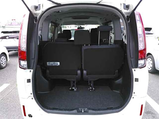 TOYOTA NOAH 2014