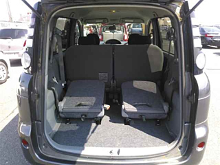 TOYOTA SIENTA 2009