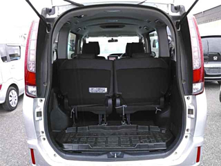 TOYOTA NOAH 2015