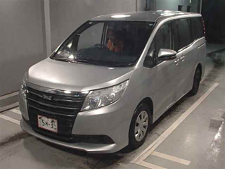 TOYOTA NOAH 2015