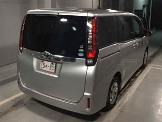 TOYOTA NOAH 2015