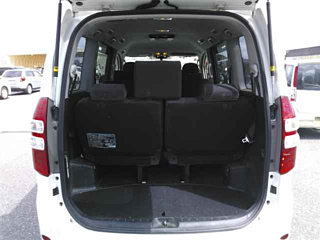 TOYOTA NOAH 2013