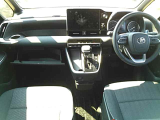 TOYOTA VOXY 2023