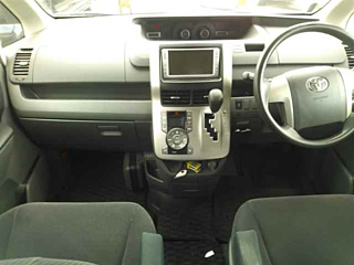 TOYOTA NOAH 2008