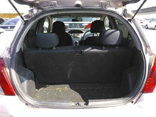 TOYOTA VITZ 2010