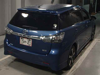TOYOTA WISH 2012