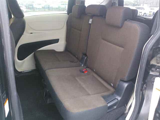 TOYOTA SIENTA 2016