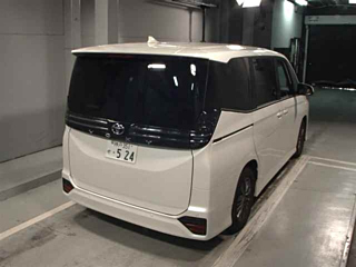 TOYOTA VOXY 2022