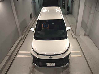 TOYOTA VOXY 2022