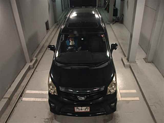 TOYOTA NOAH 2010