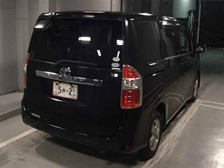 TOYOTA NOAH 2009