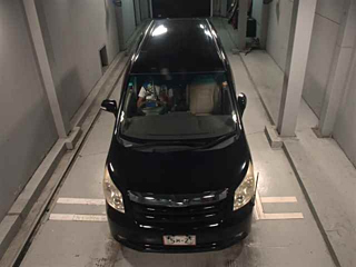 TOYOTA NOAH 2009