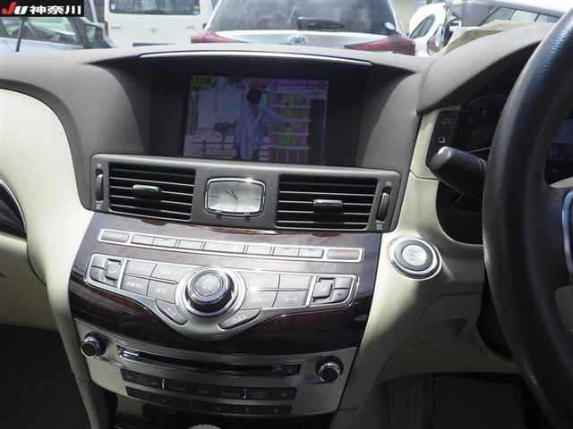 NISSAN FUGA 2014
