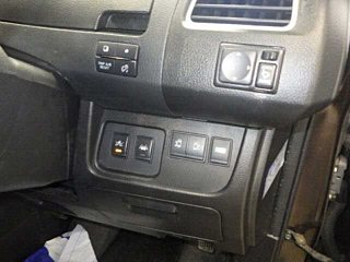 NISSAN SERENA 2015