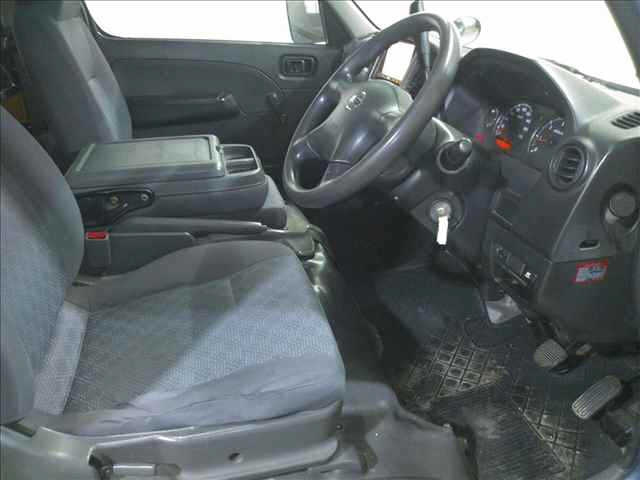 NISSAN CARAVAN VAN 2009