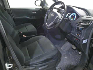 TOYOTA VOXY 2014