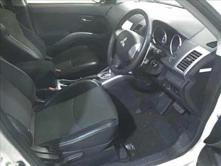 MITSUBISHI OUTLANDER 2012