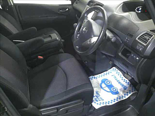 NISSAN SERENA 2011