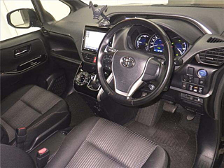 TOYOTA VOXY 2020
