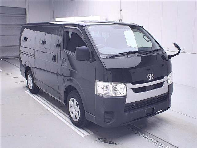 TOYOTA HIACE VAN 2020
