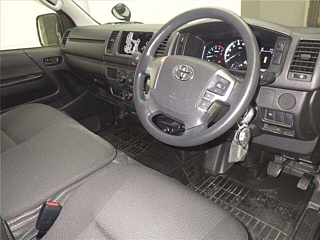 TOYOTA HIACE VAN 2020
