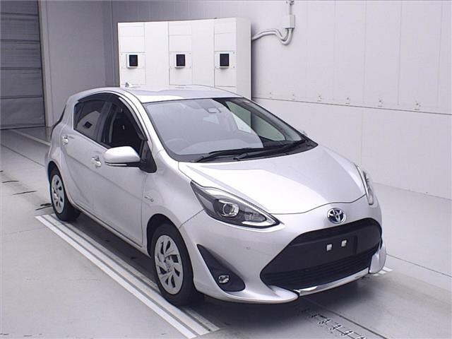 TOYOTA AQUA 2020