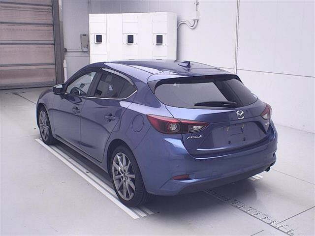 MAZDA AXELA 2018