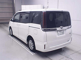 TOYOTA NOAH 2022