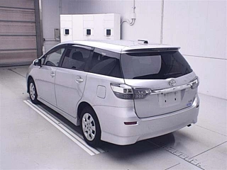 TOYOTA WISH 2014
