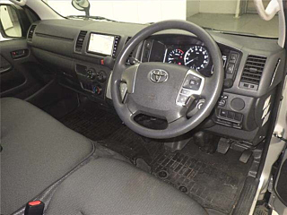 TOYOTA HIACE VAN 2022