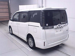 TOYOTA VOXY 2014