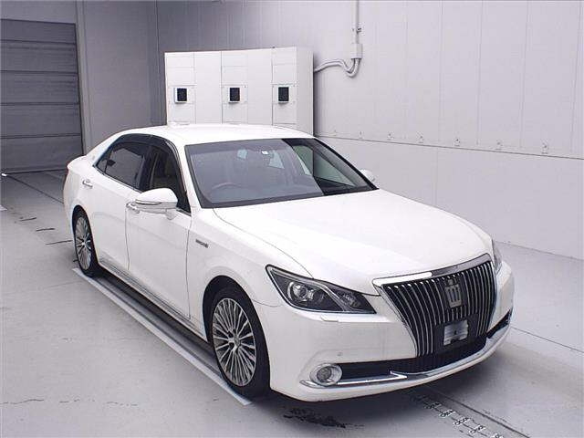 TOYOTA CROWN 2013