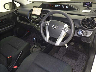 TOYOTA AQUA 2016