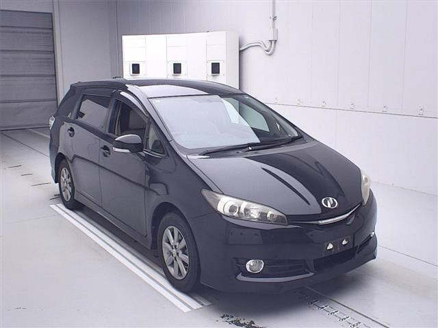 TOYOTA WISH 2013