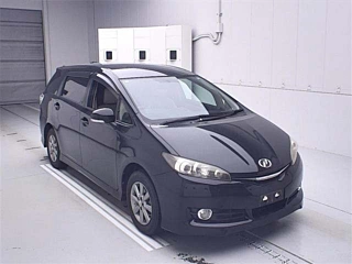 TOYOTA WISH 2013