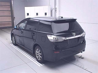 TOYOTA WISH 2013