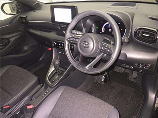 TOYOTA YARIS 2024
