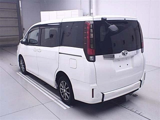 TOYOTA NOAH 2015