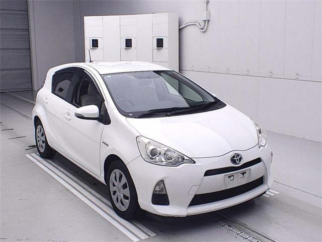 TOYOTA AQUA 2012
