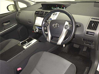 TOYOTA PRIUS ALPHA 2014