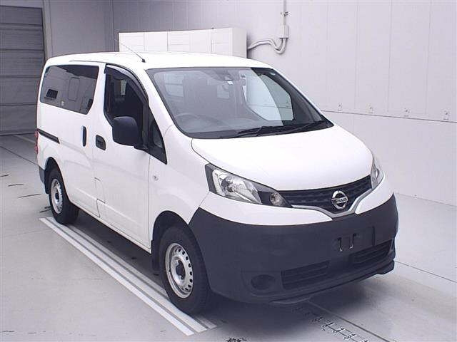 NISSAN NV200 2020