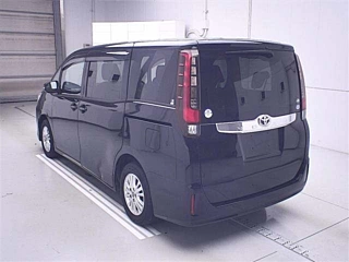 TOYOTA NOAH 2016
